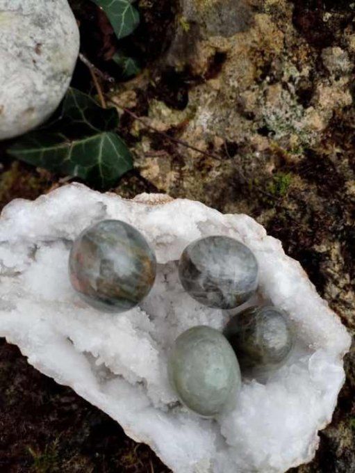 Pierre roulée Labradorite (Madagascar A)