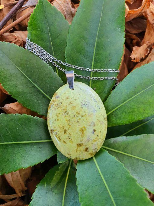 Pendentif Pierre plate Opale verte (Madagascar A)