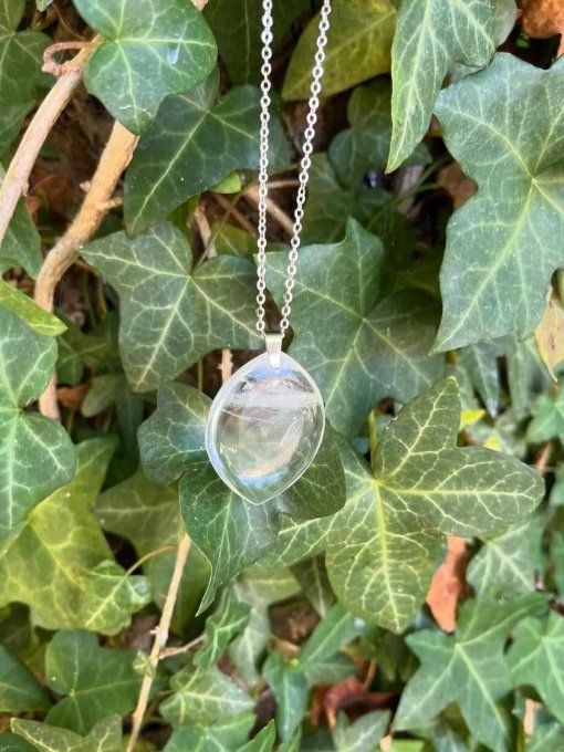 Pendentif pierre plate Cristal de Roche (Madagascar AA)