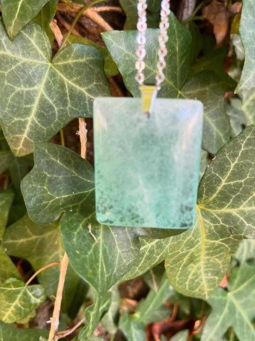 Pendentif pierre plate Fluorine Verte (Madagascar AA)